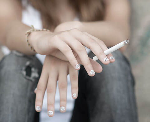 Le tabac est une cause fréquente de mauvaise haleine